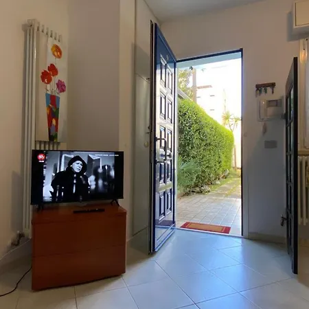 Appartamento Trilocale Con Giardino Front Riccione