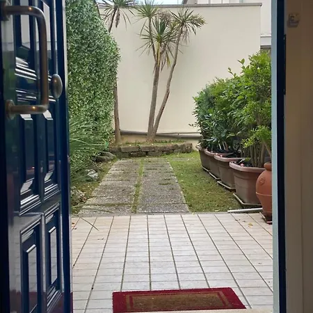 Trilocale Con Giardino Front * 里乔内